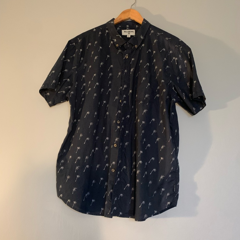 Men’s Billabong XL short-sleeved button down